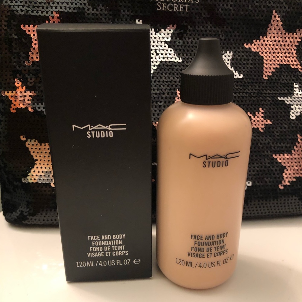 MAC face and body foundation